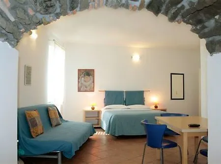 E Edi Riomaggiore