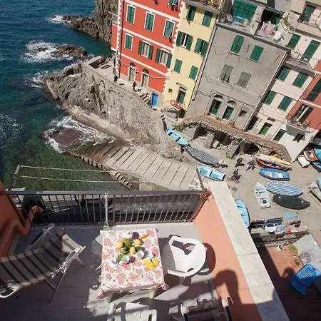 E Edi 2* Riomaggiore
