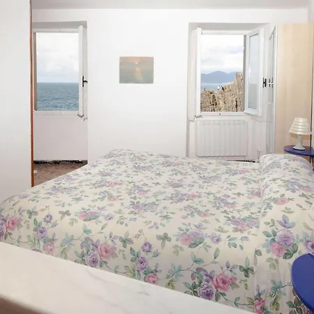 E Edi Riomaggiore