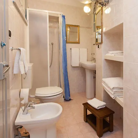 Hotel E Edi 2*